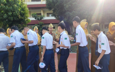 Hangatnya Kebersamaan dalam Apel Pagi dan Halal Bihalal SMP Negeri 6 Surakarta